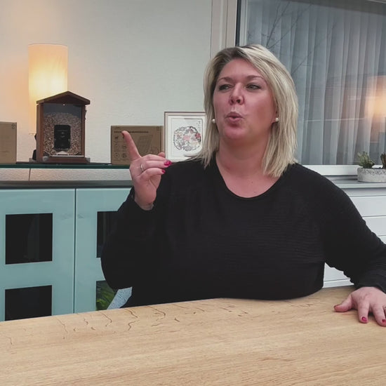 Vogelfutterhaus mit Kamera Unboxing Video mit Sandra