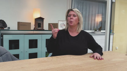 Vogelfutterhaus mit Kamera Unboxing Video mit Sandra